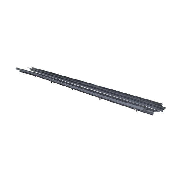 weatherstrip front door glass in #1376【Hiace200】【 L 68172-26052】【R 68171-26051】